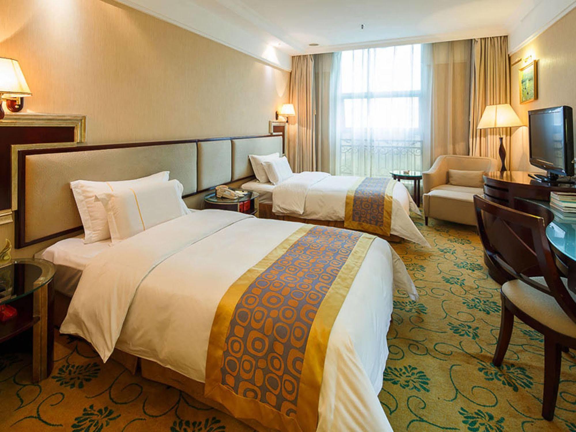City Hotel Foshan Exterior photo