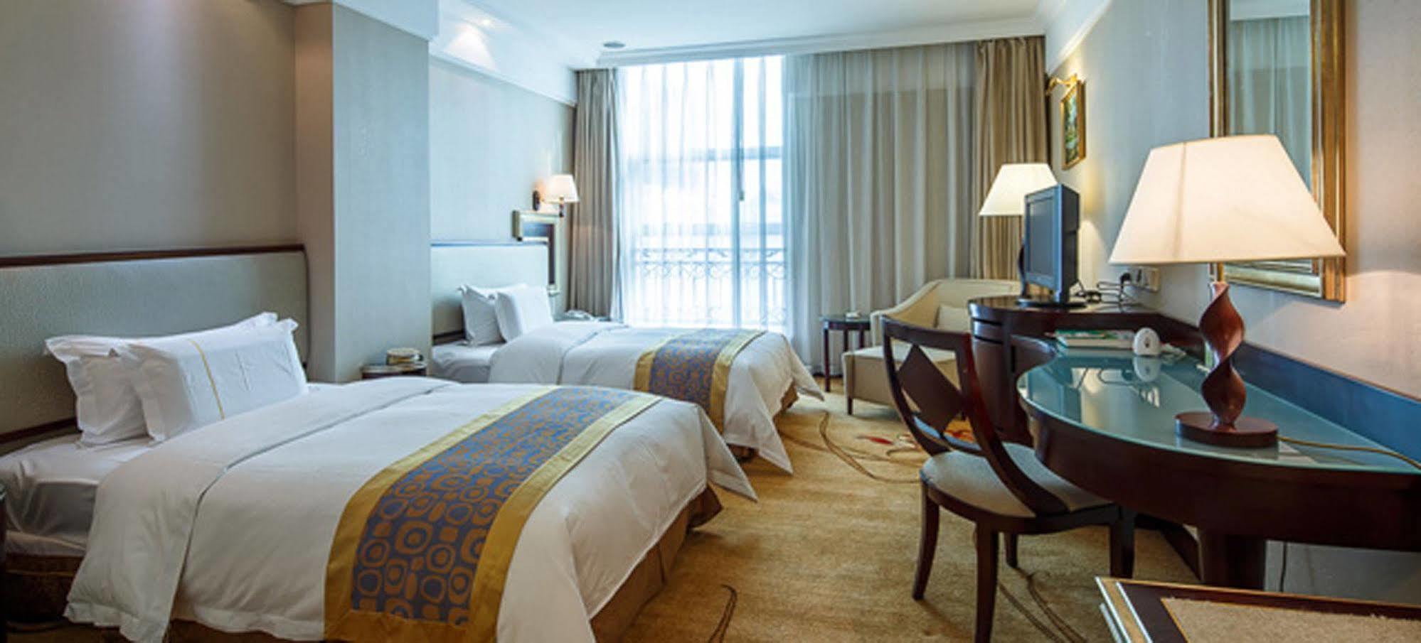 City Hotel Foshan Exterior photo