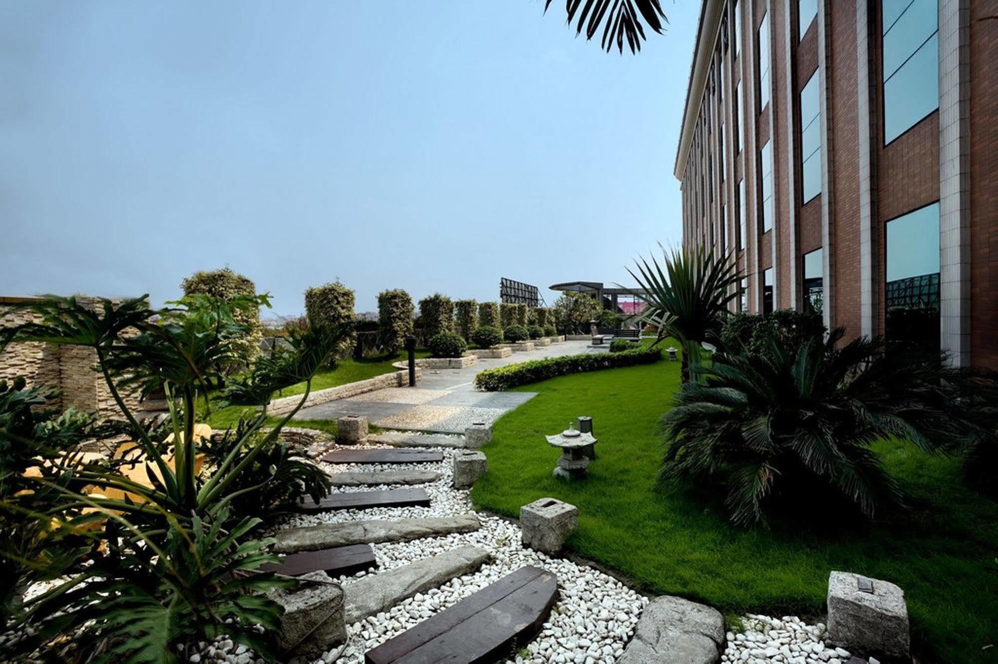 City Hotel Foshan Exterior photo